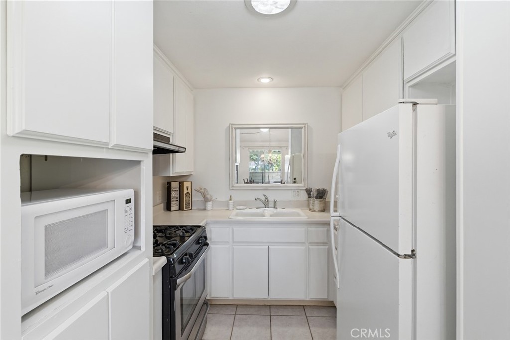 19158 Avenue Of The Oaks C Property Photo 2
