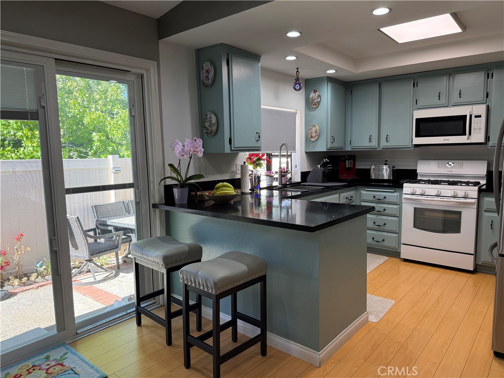 26341 Rainbow Glen Drive Property Photo 8