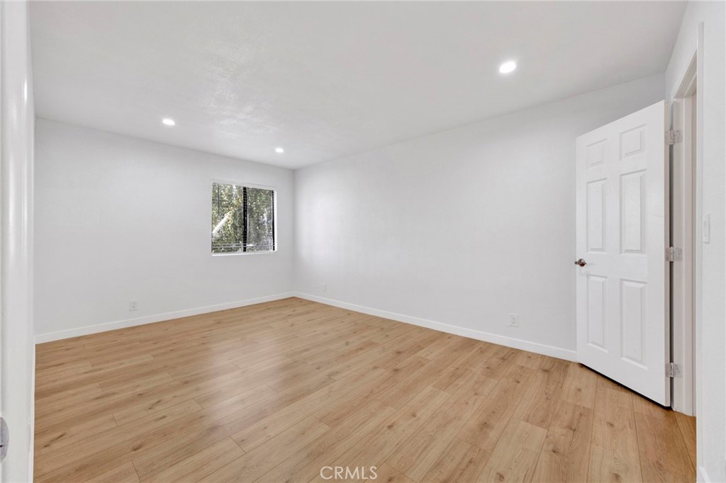 25027 Peachland Avenue 260 Property Photo 14