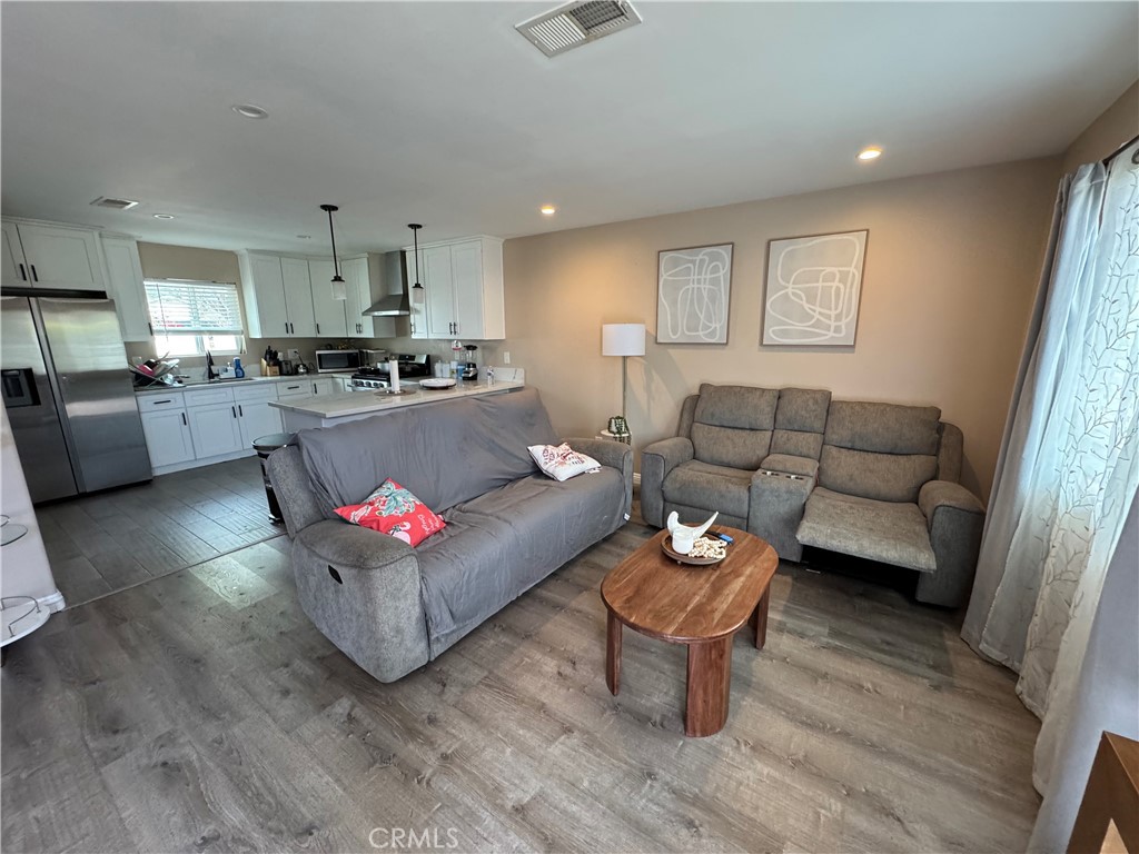 15057 Paddock Property Photo 6