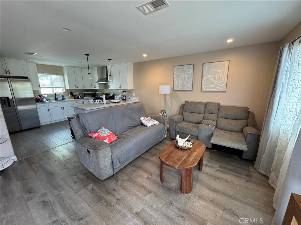 15057 Paddock Property Photo 6
