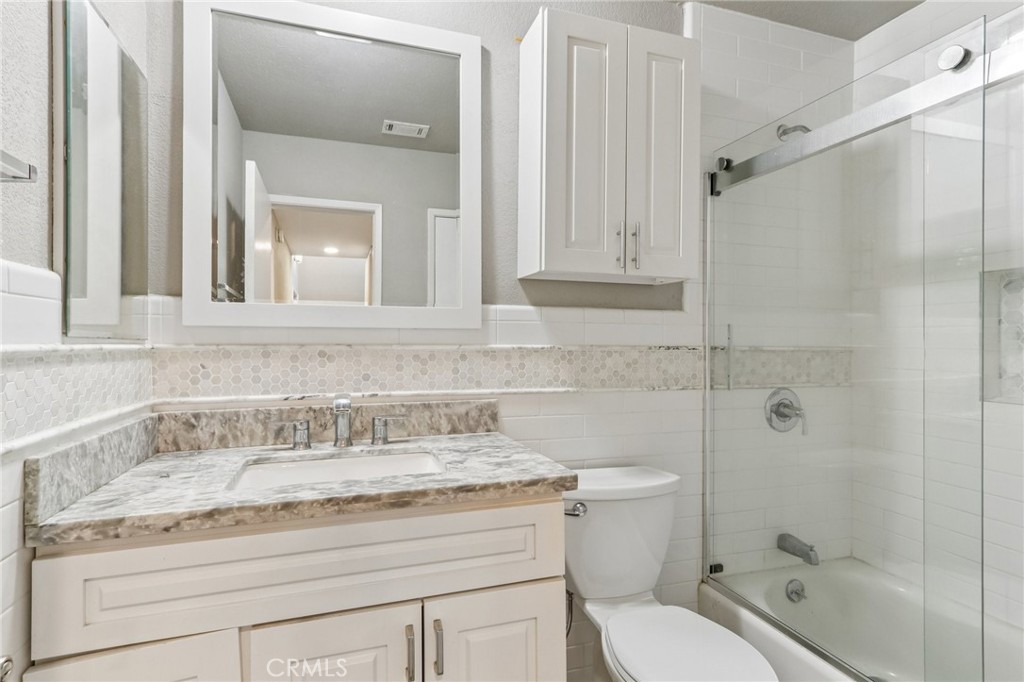 9600 Sylmar Avenue 19 Property Photo 21