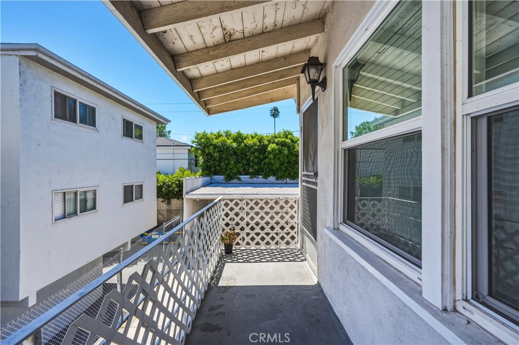 4961 Kester Avenue Property Photo 4