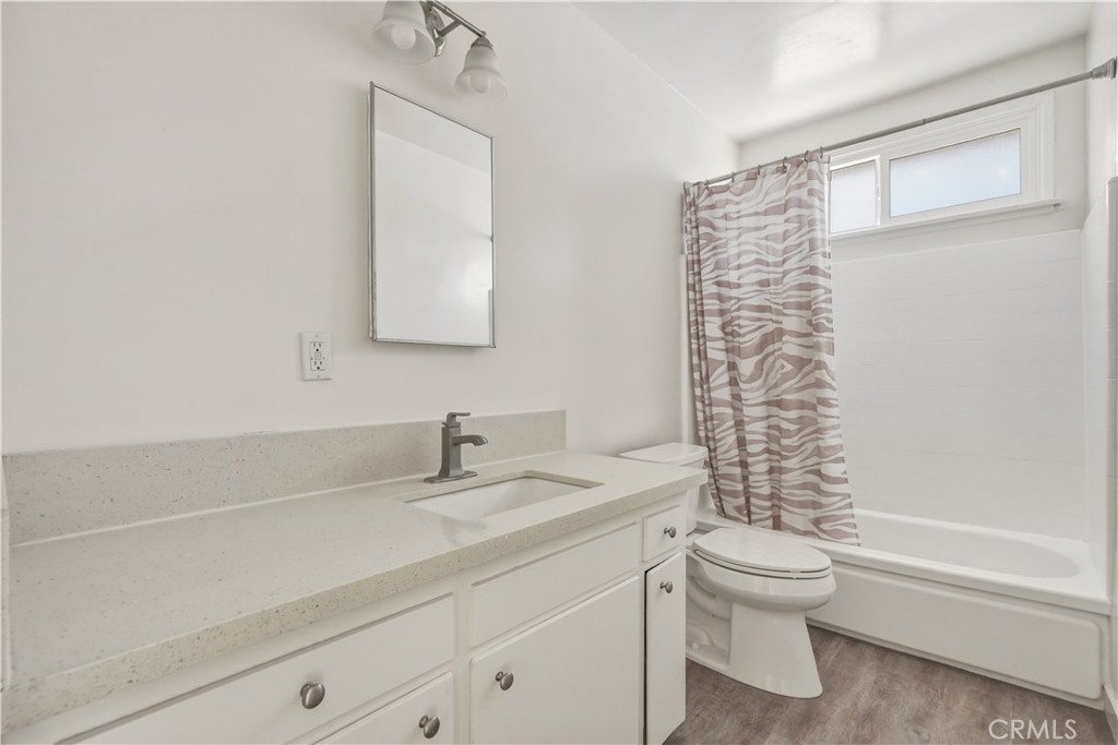 4961 Kester Avenue Property Photo 12
