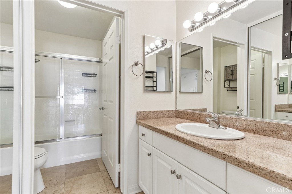 5535 Canoga 209 Property Photo 4
