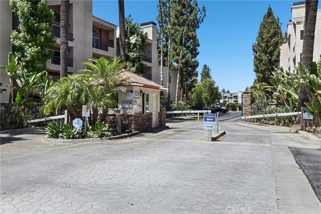 5535 Canoga 209 Property Photo 9