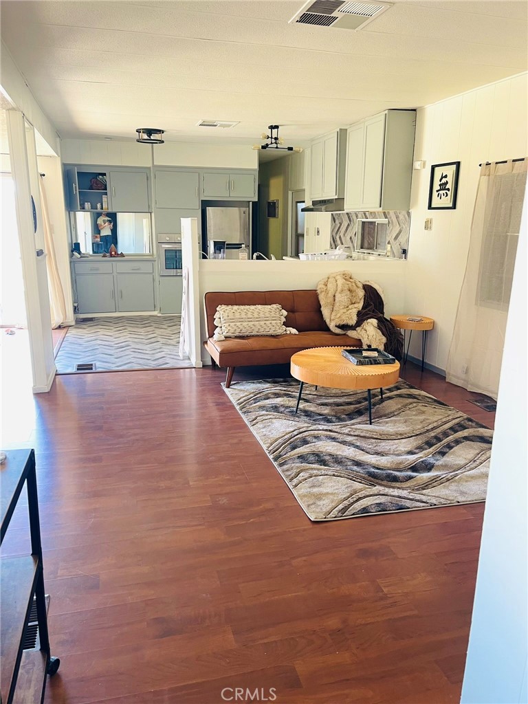 6254 Roadrunner Property Photo 3