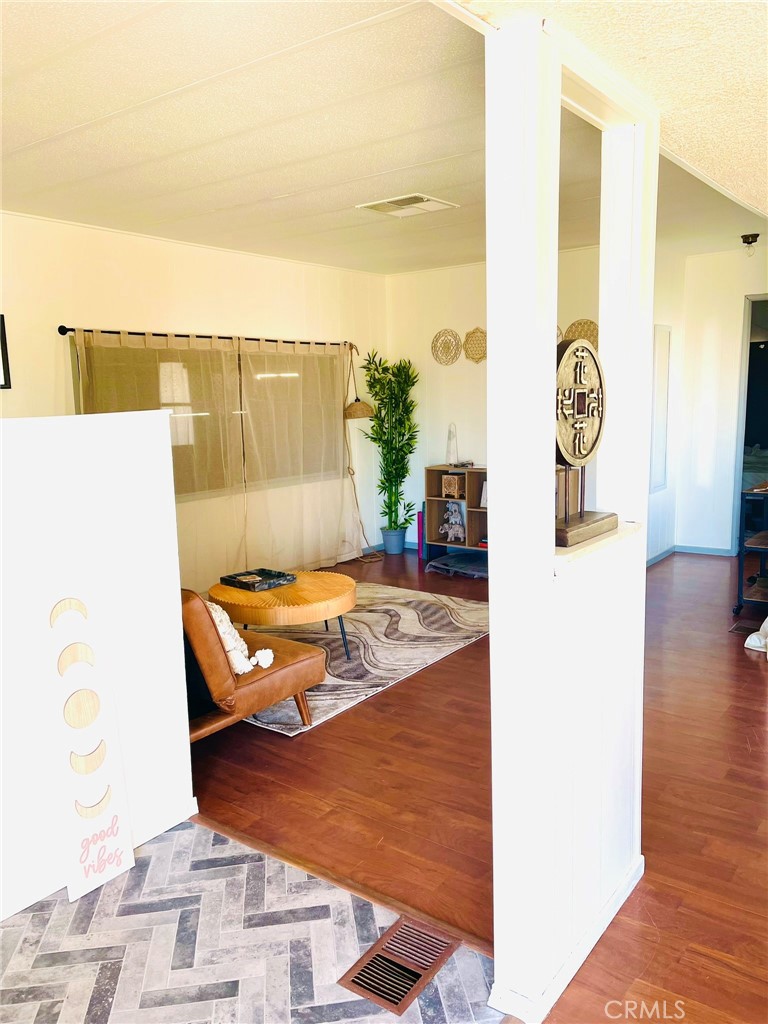 6254 Roadrunner Property Photo 4