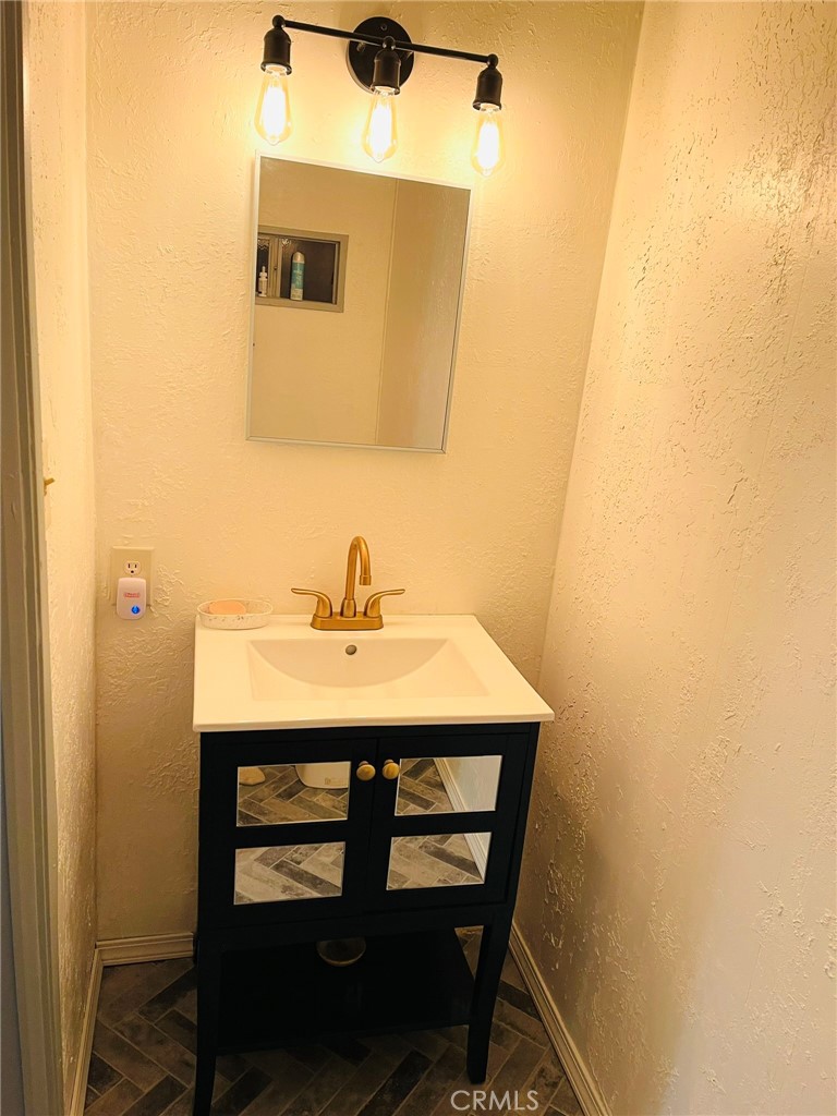 6254 Roadrunner Property Photo 13