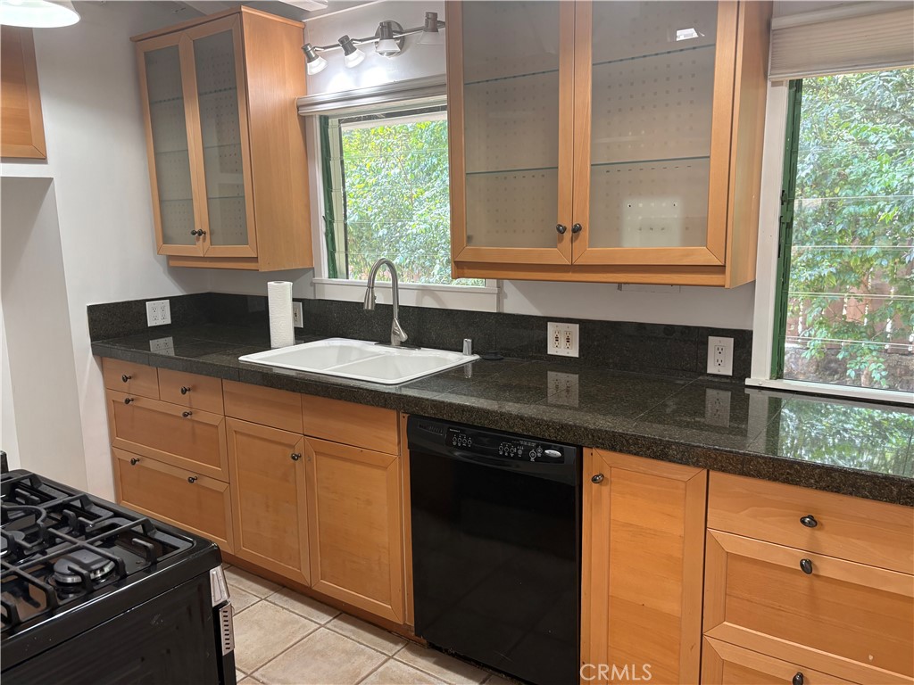 21313 Hillside Dr Property Photo 4