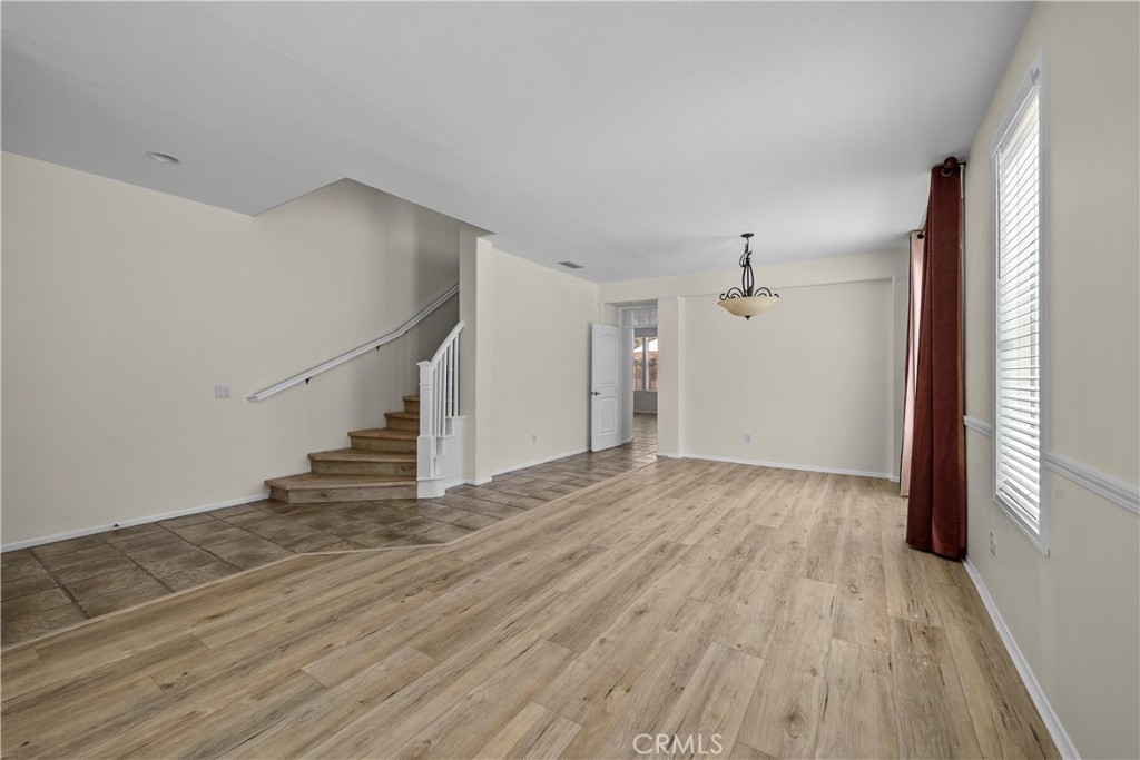 28454 Cascade Property Photo 6