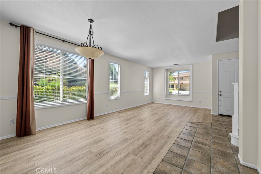 28454 Cascade Property Photo 7
