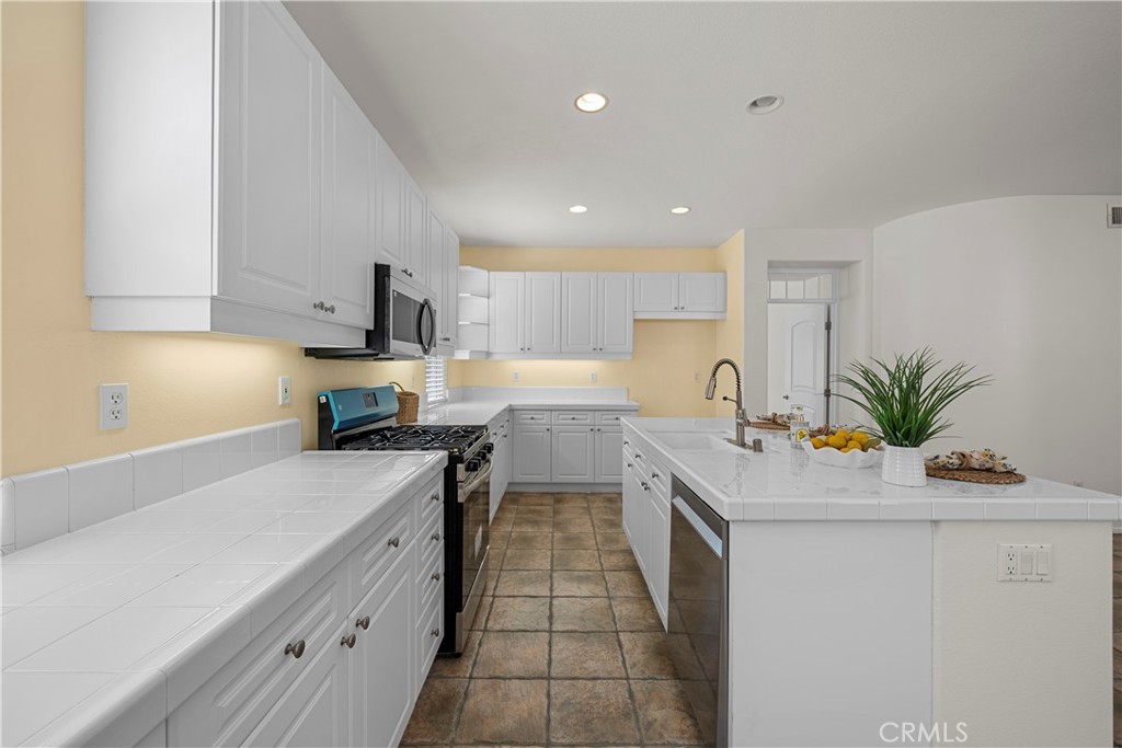 28454 Cascade Property Photo 12