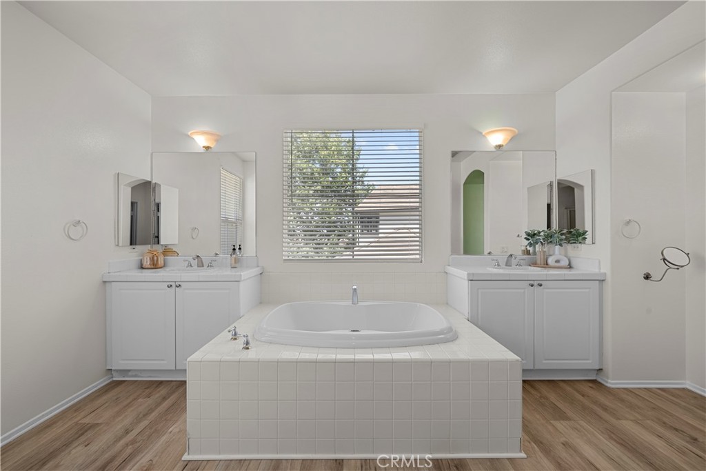 28454 Cascade Property Photo 42