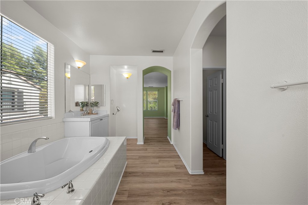 28454 Cascade Property Photo 43