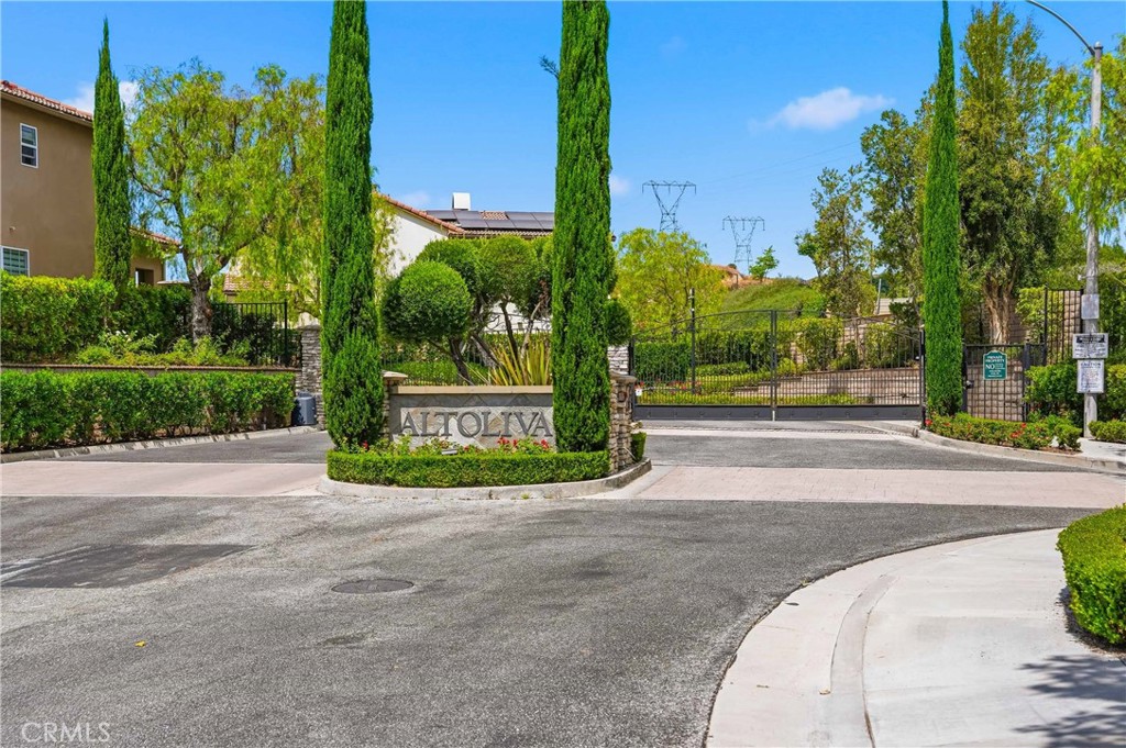23822 Via Campana Property Photo 3
