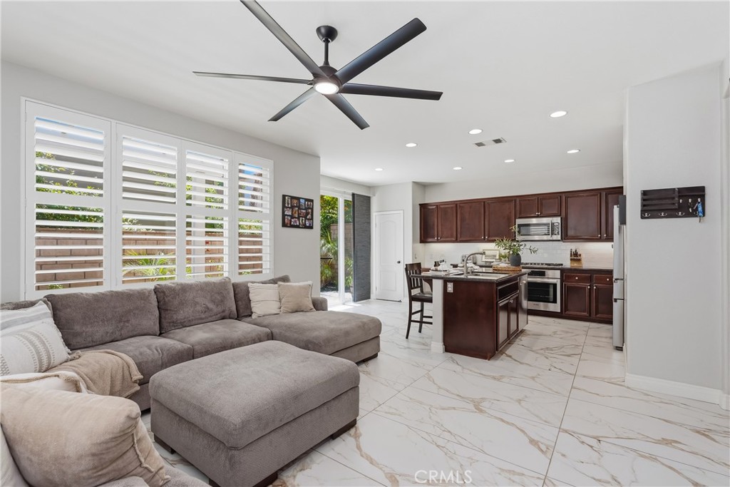 23822 Via Campana Property Photo 15