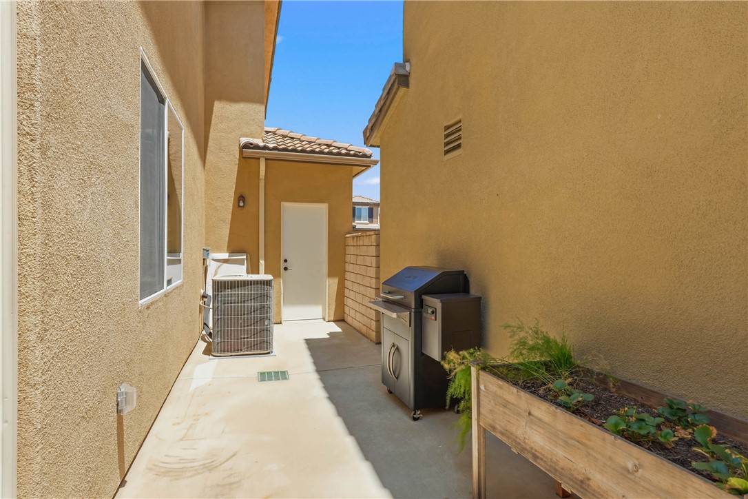 23822 Via Campana Property Photo 52