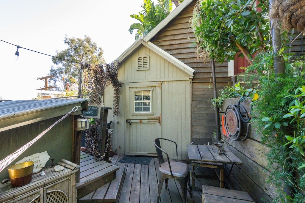 8869 Lookout Mountain Ave Property Photo 30