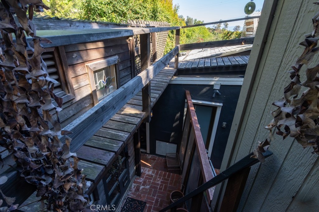 8869 Lookout Mountain Ave Property Photo 38