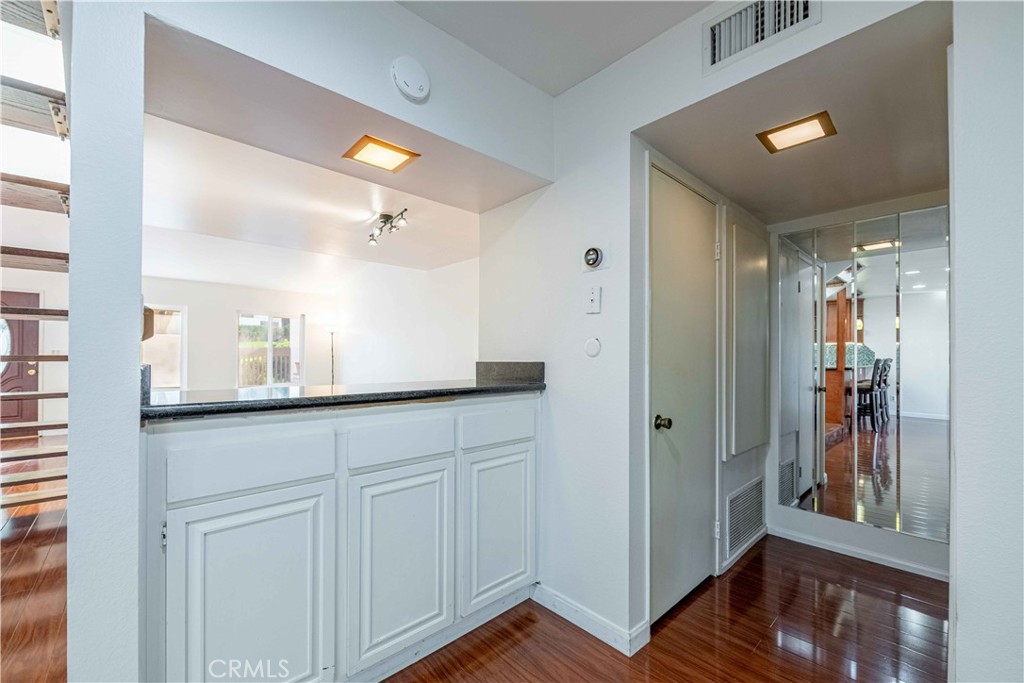 10055 Larwin 3 Property Photo 25