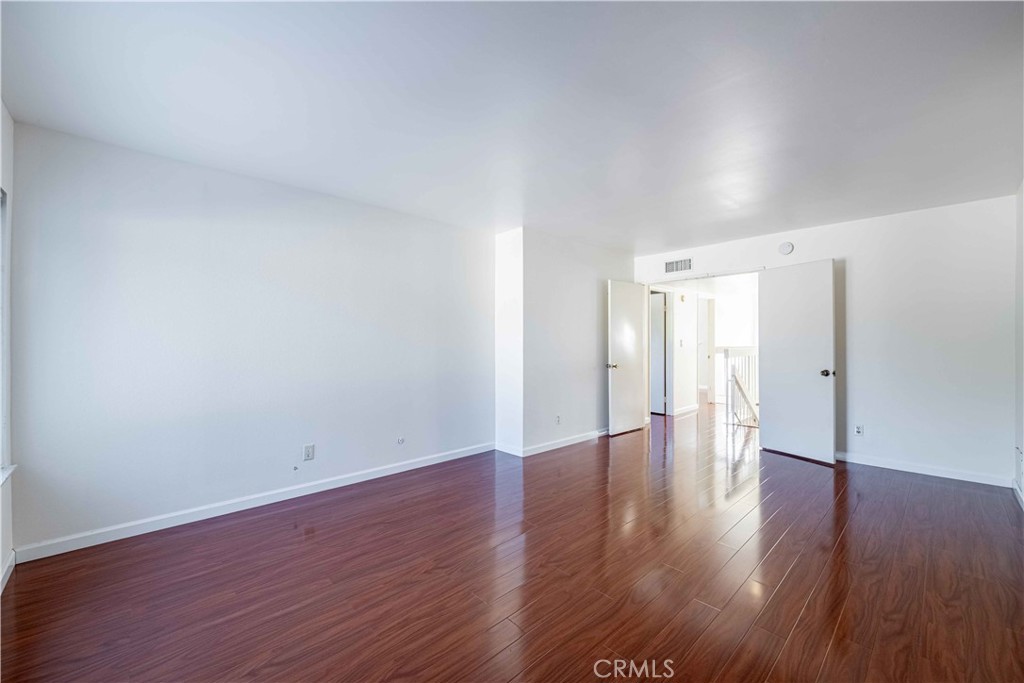 10055 Larwin 3 Property Photo 38