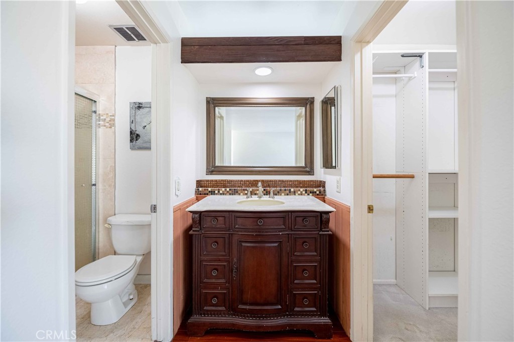 10055 Larwin 3 Property Photo 40