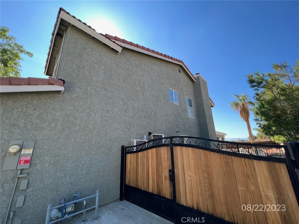 660 E Avenue J10 Property Photo 5