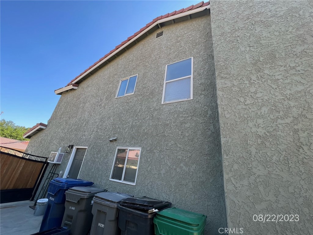 660 E Avenue J10 Property Photo 9
