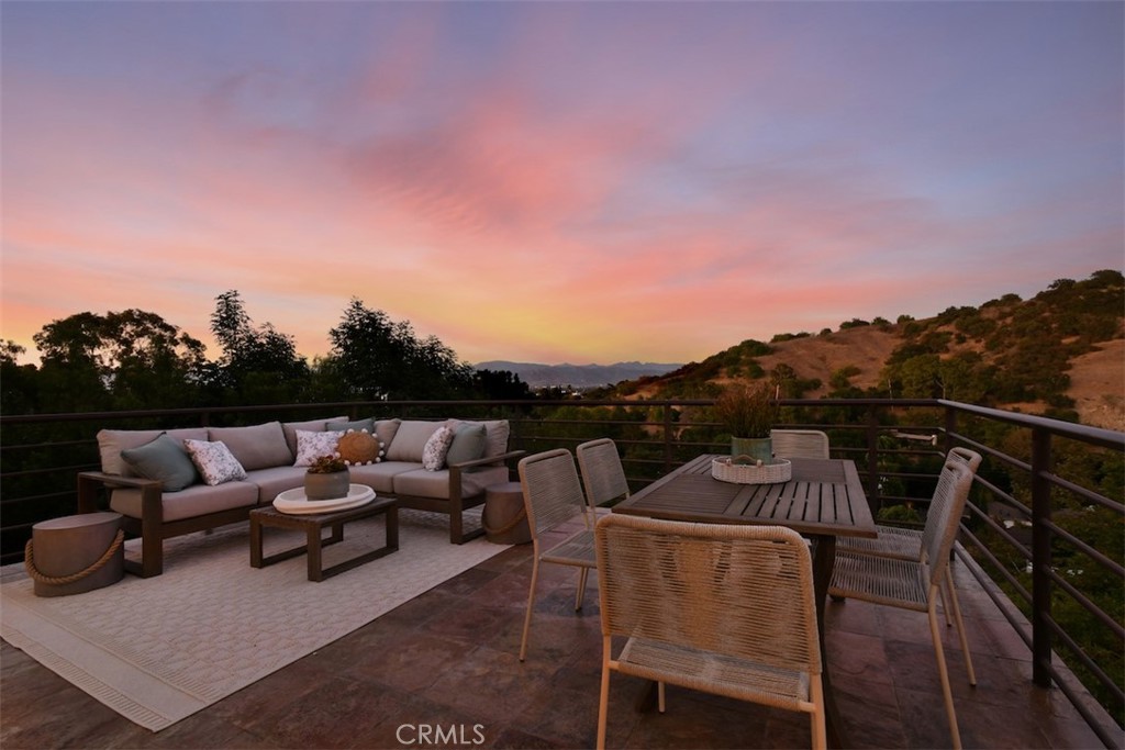 15059 Rayneta Drive Property Photo 1