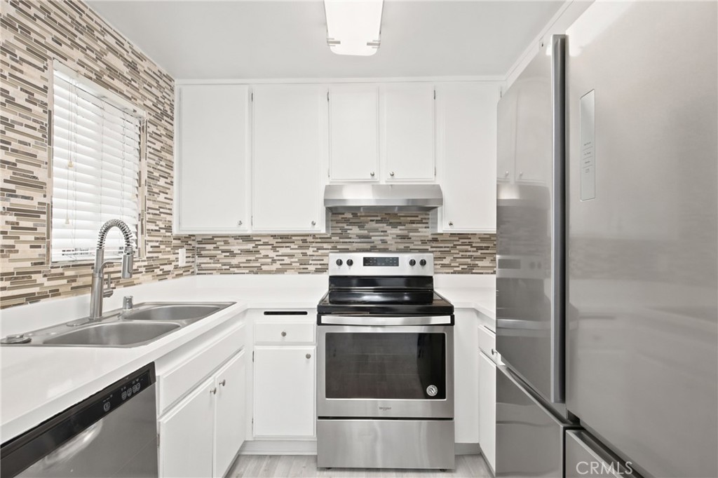15425 Sherman Way 211 Property Photo 5