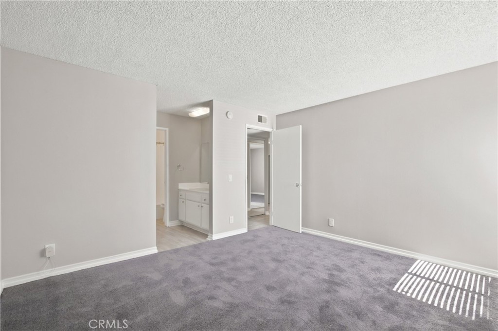 15425 Sherman Way 211 Property Photo 9