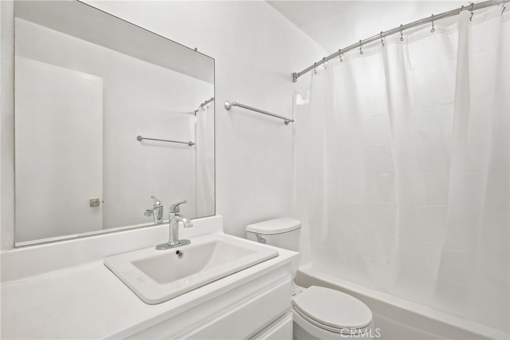 15425 Sherman Way 211 Property Photo 15