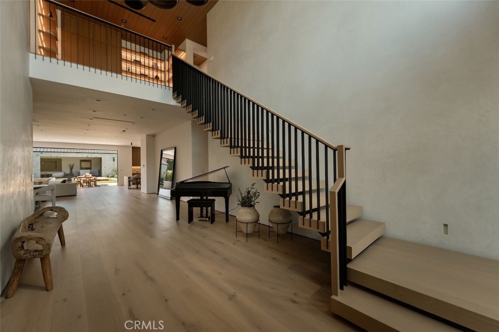 10433 Valley Spring Lane Property Photo 4