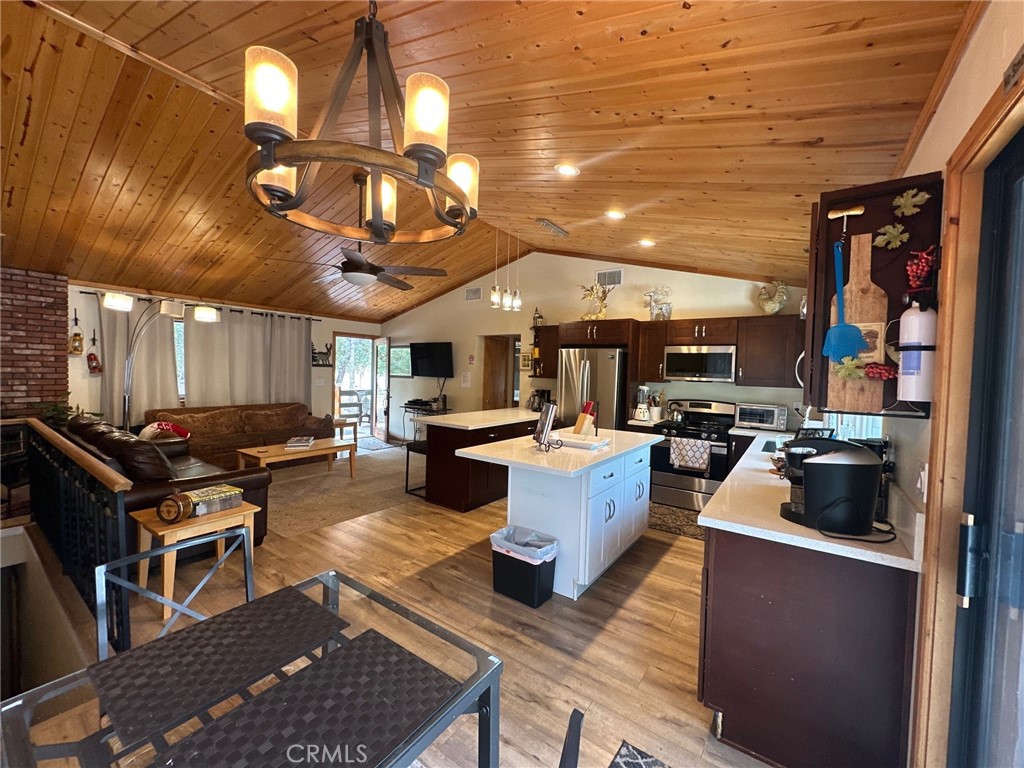 2239 Bernina Property Photo 2