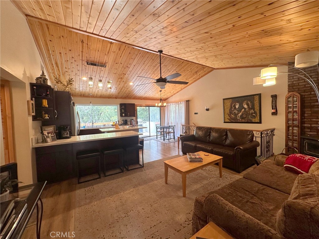 2239 Bernina Property Photo 3