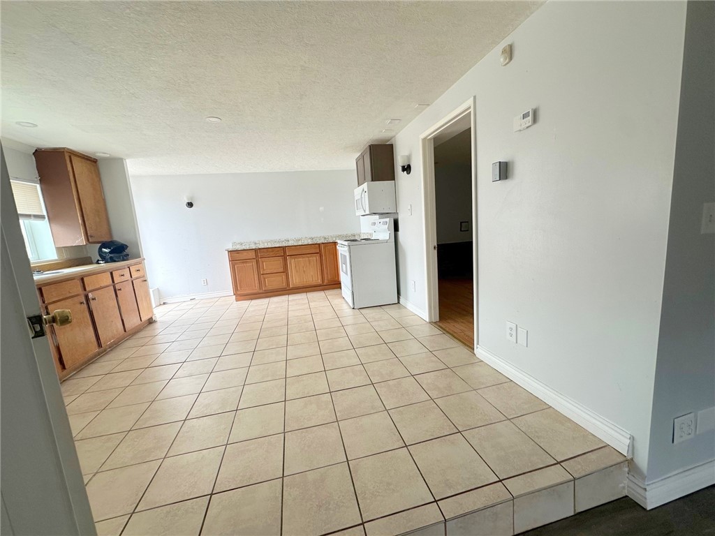 733 Canada Property Photo 6