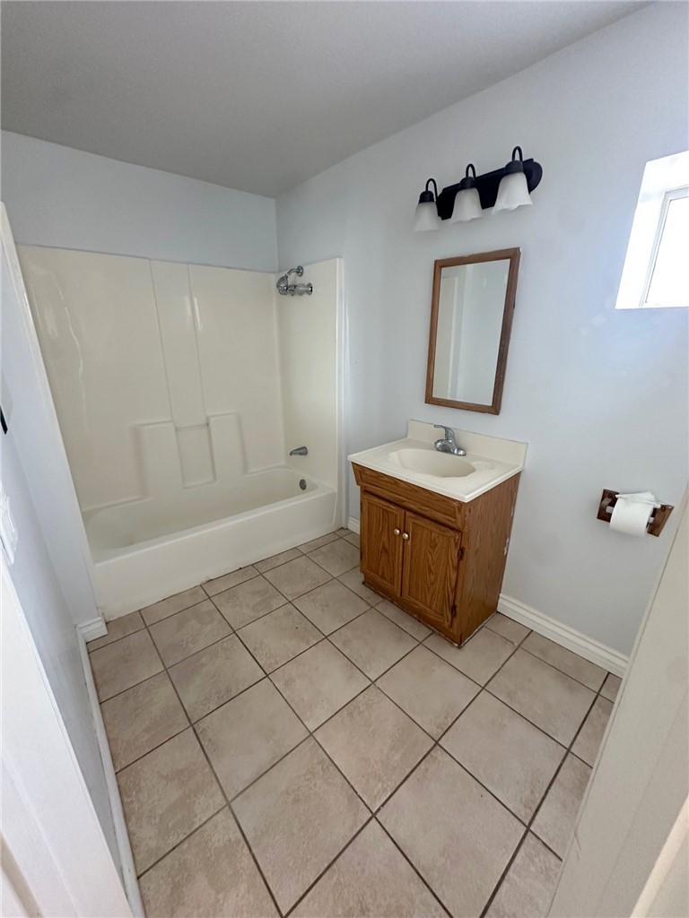 733 Canada Property Photo 7