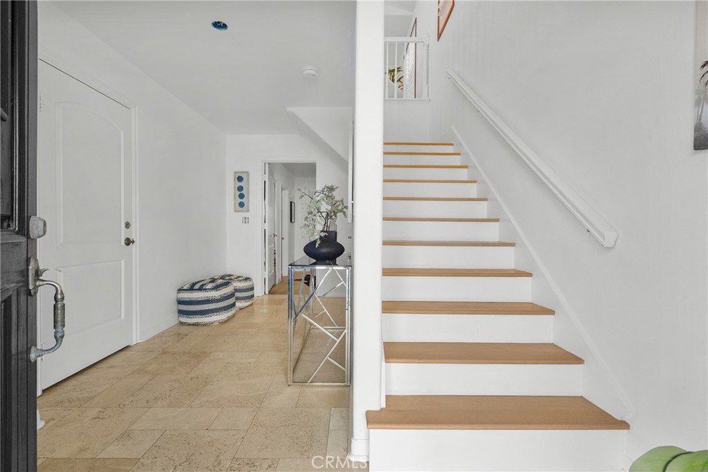 3933 Sunset Lane Property Photo 2