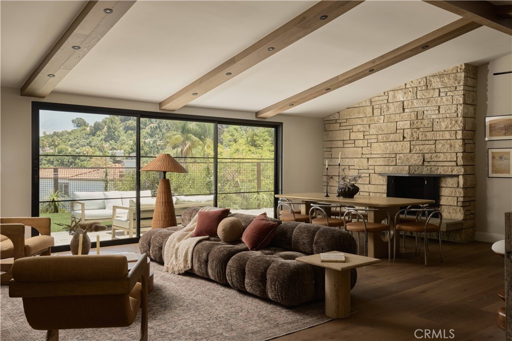 3655 Wrightwood Property Photo 3