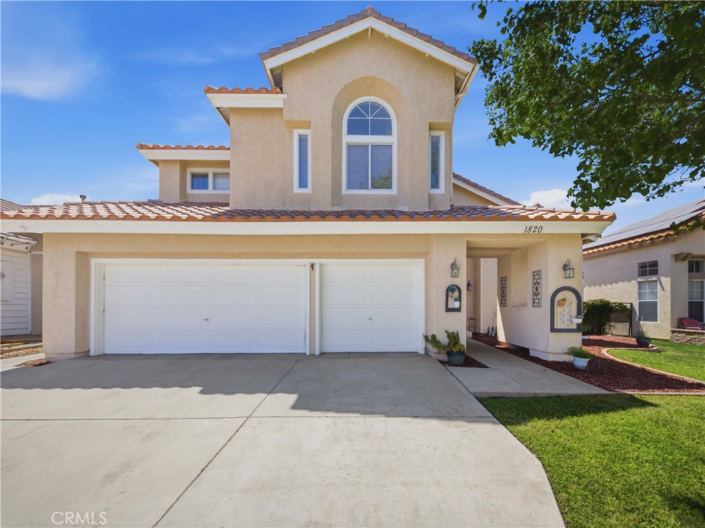 1820 Dawnridge Court Property Photo 1