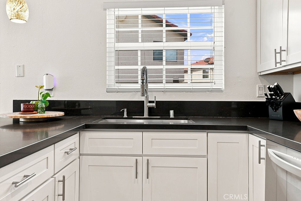 2633 Galleon Avenue Property Photo 9
