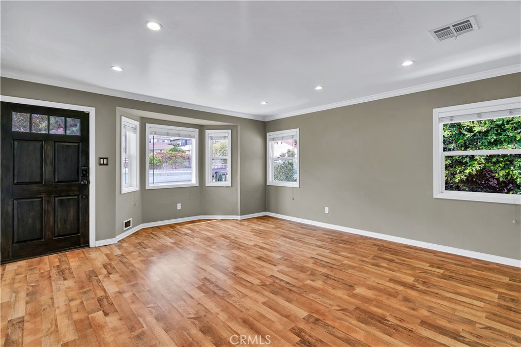 1833 261st Street Property Photo 9