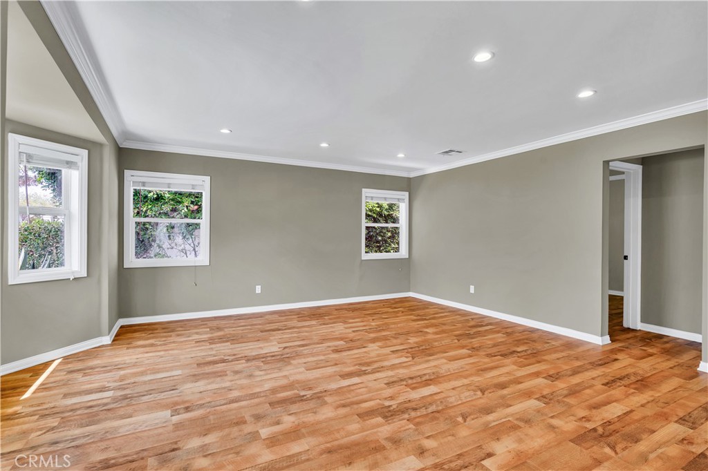 1833 261st Street Property Photo 10