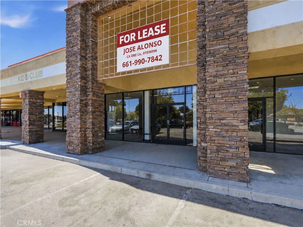 2140 E Palmdale Boulevard M Property Photo 22