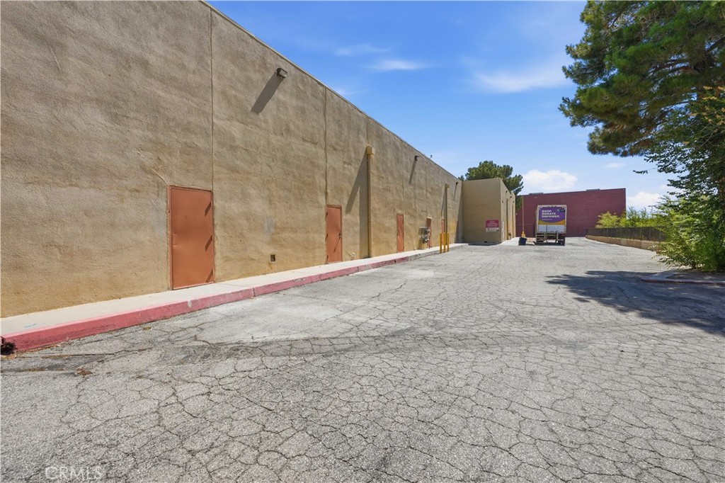 2140 E Palmdale Boulevard M Property Photo 27