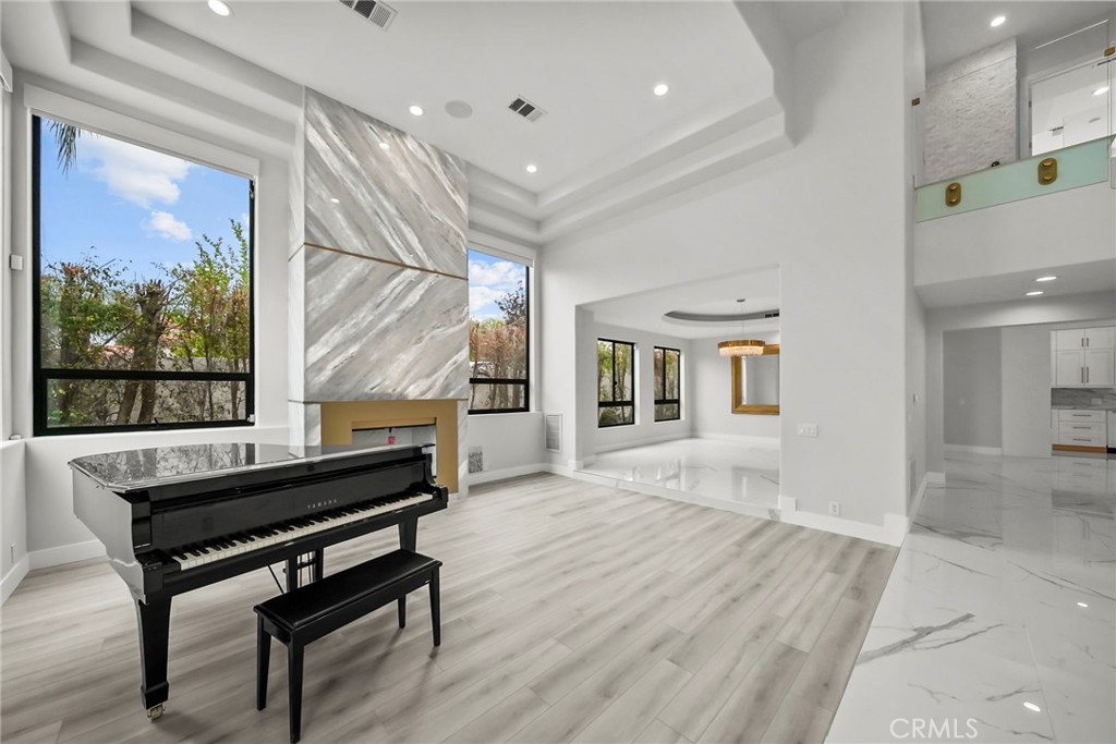 23129 Burbank Boulevard Property Photo 2