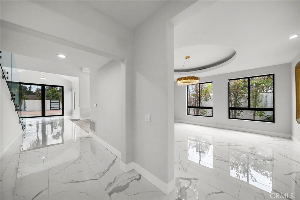 23129 Burbank Boulevard Property Photo 5
