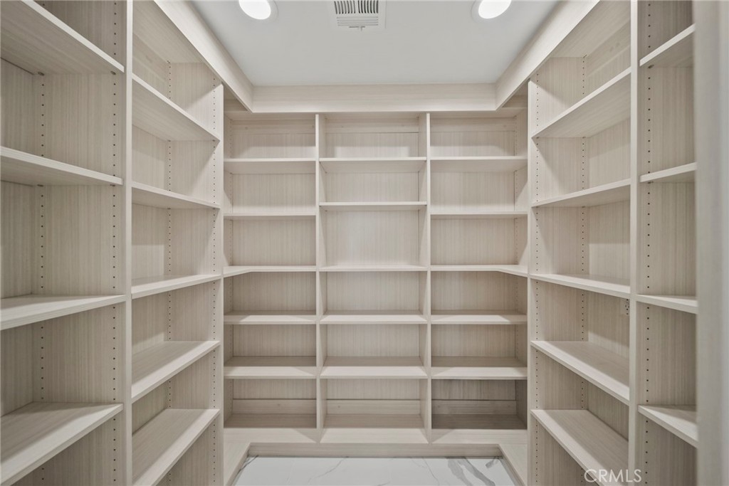 23129 Burbank Boulevard Property Photo 16