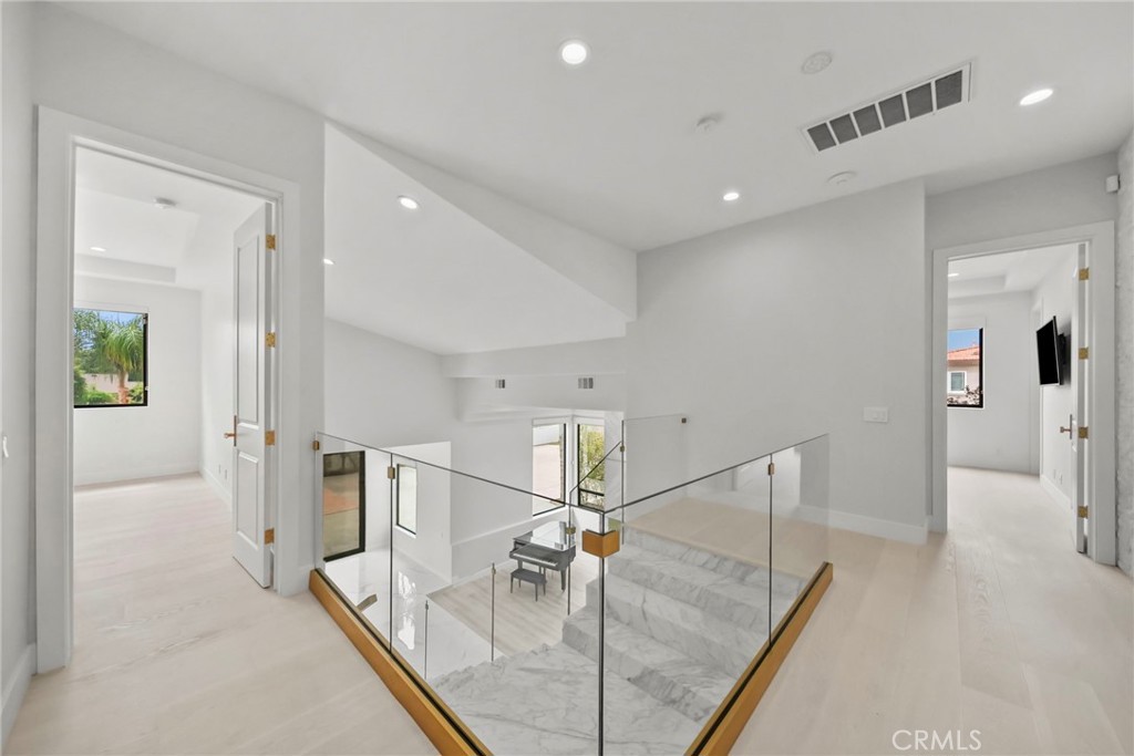 23129 Burbank Boulevard Property Photo 20